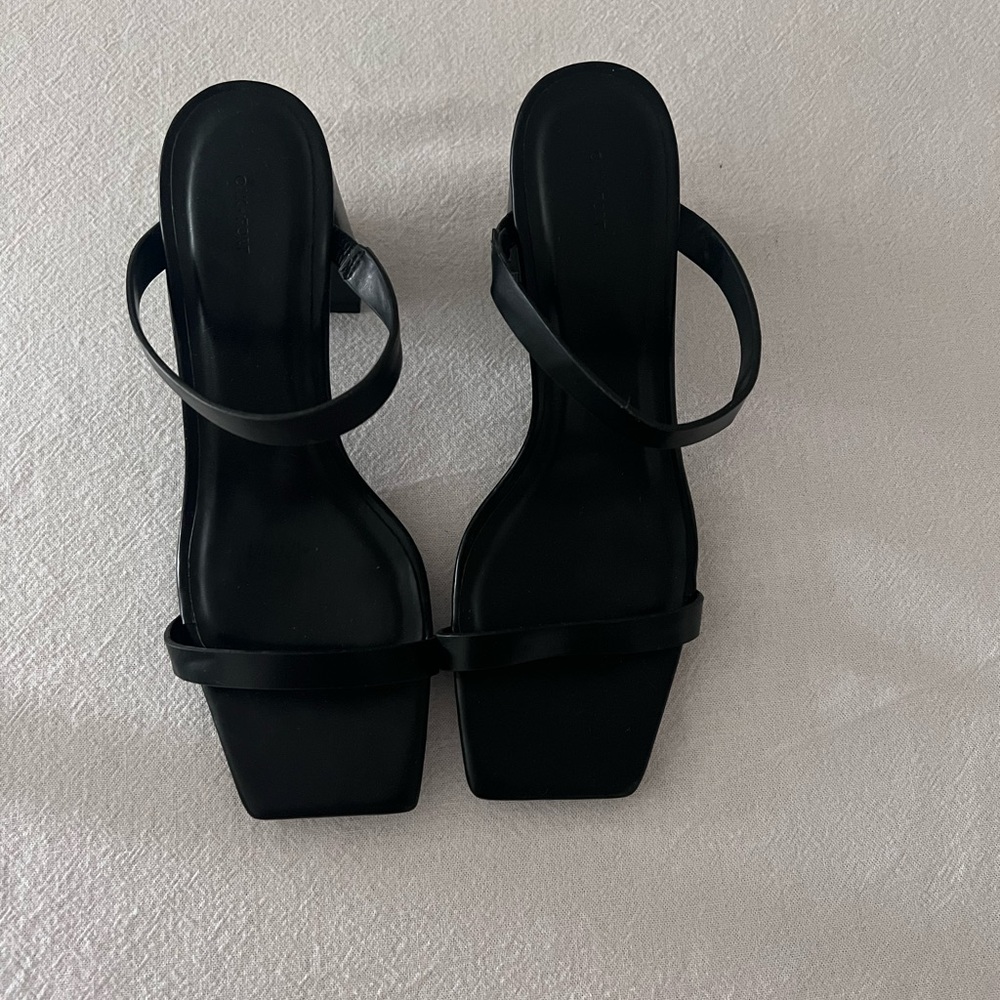 Oak and fort heels - size 7